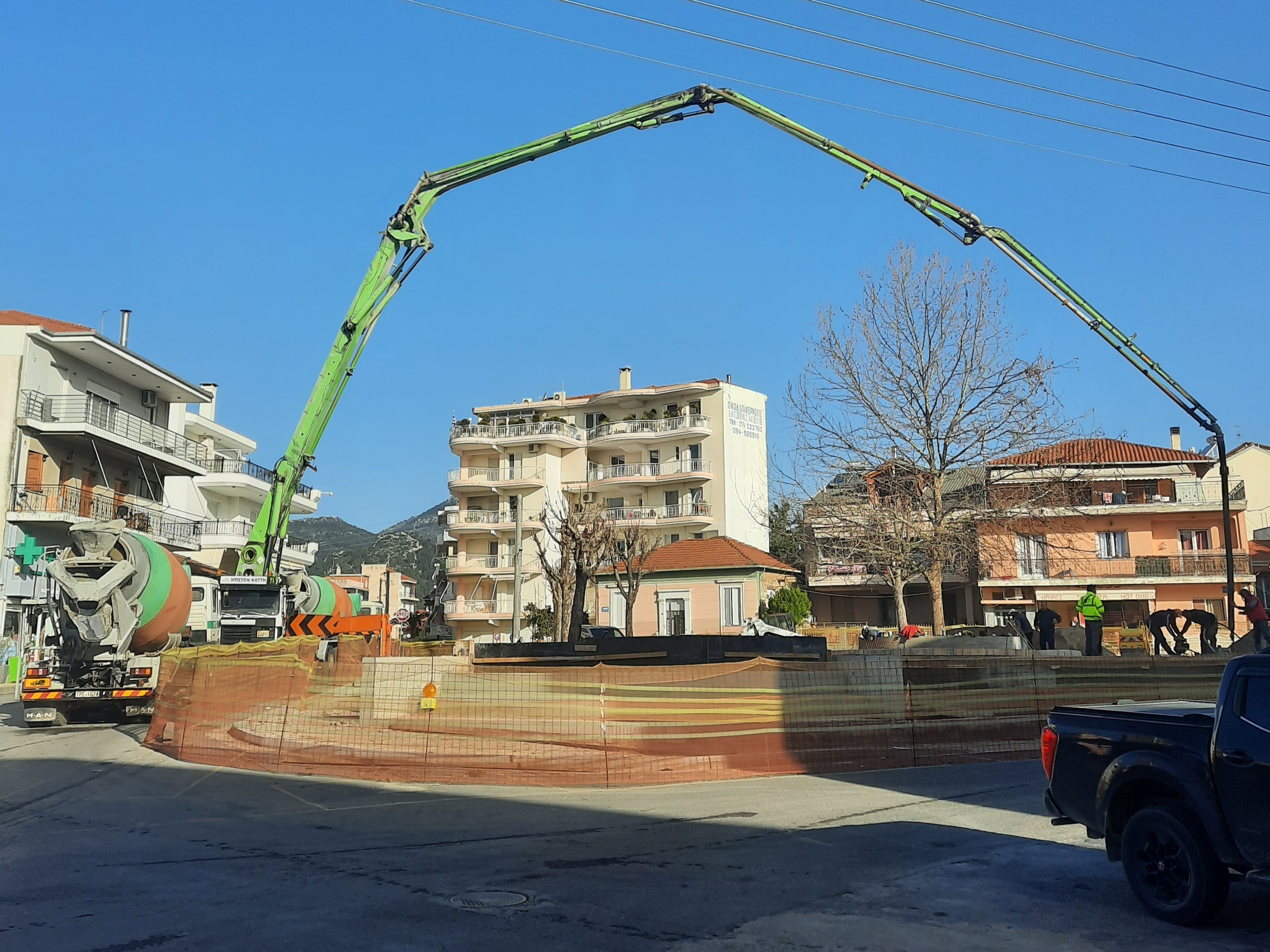 Σκυροδέτηση πλατείας Μπασιάκου